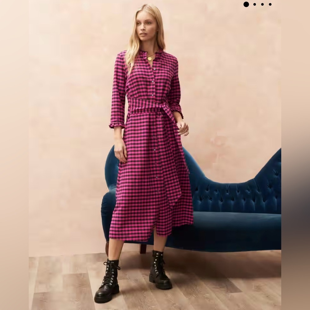 Brora size UK 10, us 6. Carbon and fuschia colored dress